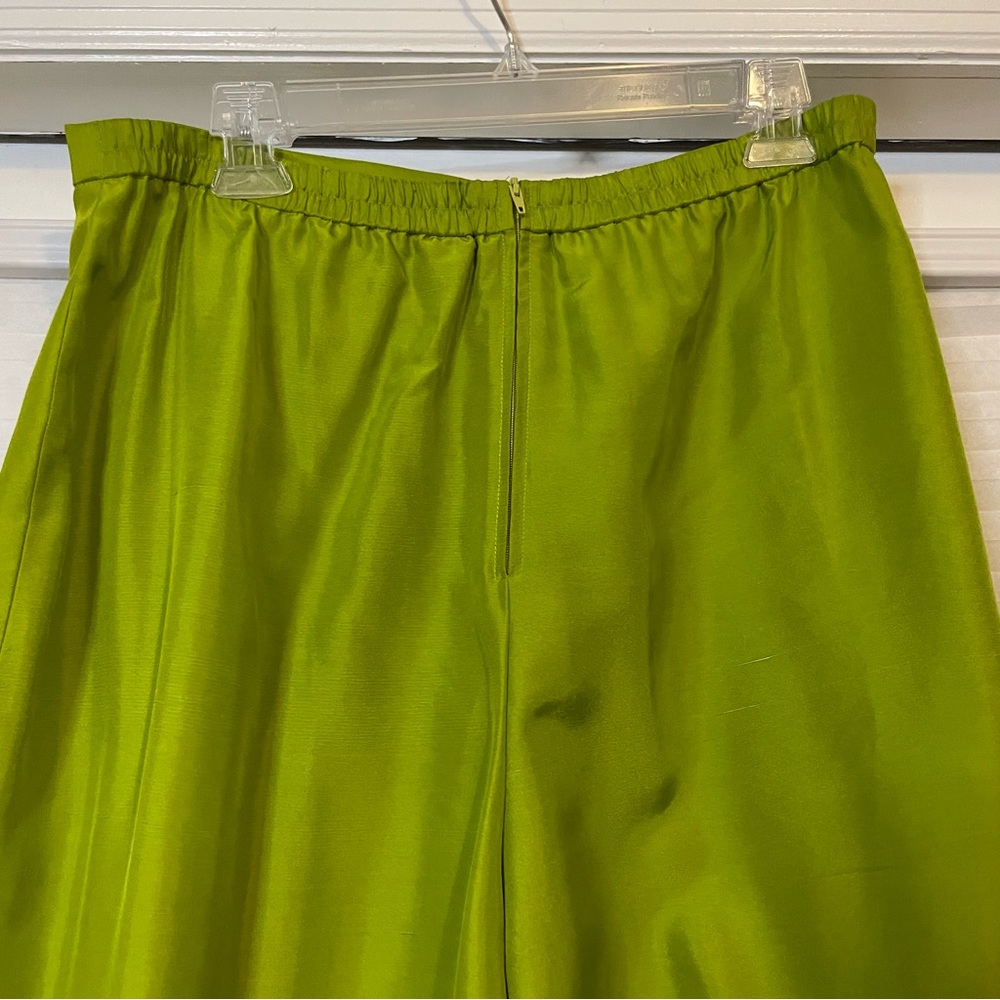 Green silk slacks - Picture 8 of 9